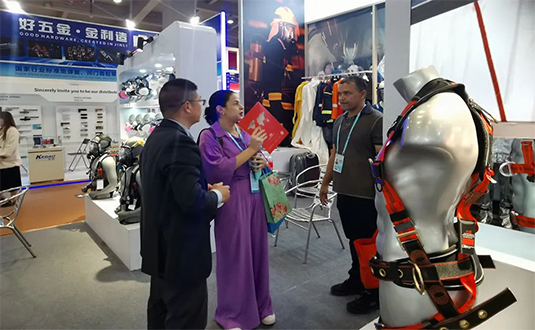 上海誠(chéng)格亮相133屆廣交會(huì) 展高端個(gè)人防護(hù)產(chǎn)品圖片4