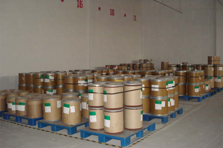 可燃?xì)怏w探測器、盛漏托盤是化學(xué)品倉庫中最常用的防泄漏器材